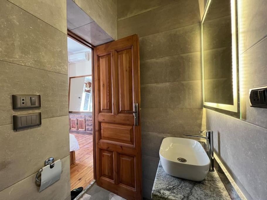 Authentic 3Br Apartment In Downtown, Le Caire Extérieur photo